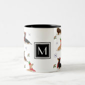 Dackel Weihnachtswurst Dog Monogramm Zweifarbige Tasse (Mittel)