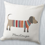 Dackel Wurst Hund Personalisiert Kissen<br><div class="desc">Niedliche kleine Dackel Wurst oder Dackel Hund in Wollstrickbekleidung. Ideal für Hundeliebhaber und Hundeschlittengänger. Originelle Kunst von Nic Squirrell. Ändern Sie den Namen zum Anpassen.</div>