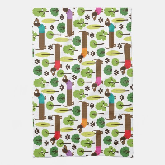 Dackeln auf einem Weg im Park Geschirrtuch (Vertikal)