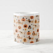 Dackeln im Halloween-Kostümmuster Jumbo-Tasse (Vorderseite)