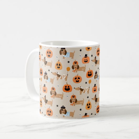 Dackeln im Halloween-Kostümmuster Kaffeetasse (Vorderseite Links)
