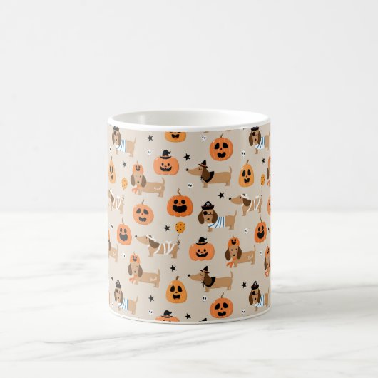 Dackeln im Halloween-Kostümmuster Kaffeetasse (Mittel)