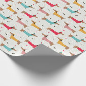 Dackeln in Sweaters Holiday Pattern Geschenkpapier (Ecke)