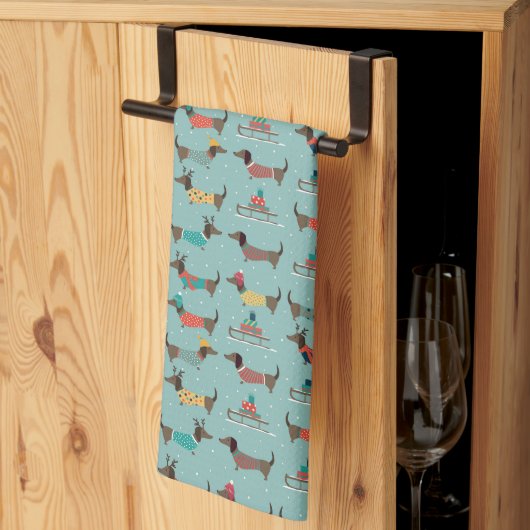 Dackeln mit Geschenken und Schlitten Muster Geschirrtuch (Drittel gefaltet)
