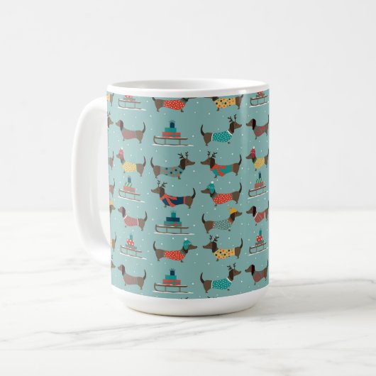 Dackeln mit Geschenken und Schlitten Muster Kaffeetasse (Vorderseite Links)