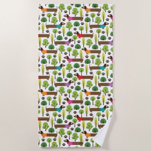 Dackeln zu Fuß im Park Strandtuch (Vorderseite)