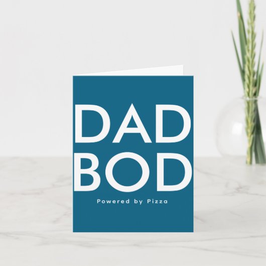 Dad Bod Wered By Zza Funny Modern Fathers Day Karte (Vorderseite)