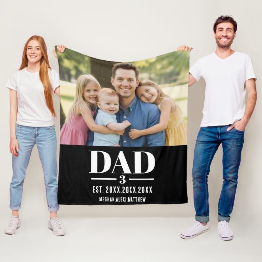 Dad Est. Year Names Number Bold Font Photo Fleecedecke (Beispiel)