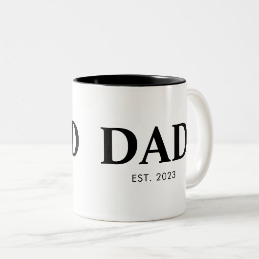 Dad Established Minimal Simple Text Est Year Zweifarbige Tasse (VorderseiteRechts)
