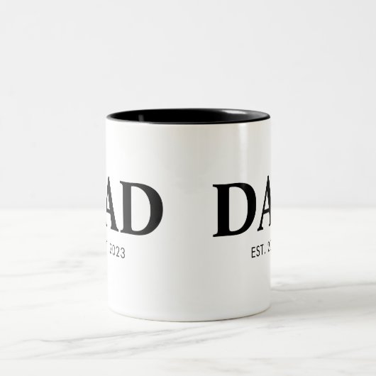 Dad Established Minimal Simple Text Est Year Zweifarbige Tasse (Mittel)