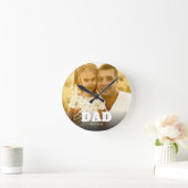 Dad Established Modern Bold Text Photo Runde Wanduhr (Zuhause)