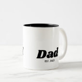 Dad Established Modern Typography Zweifarbige Tasse (VorderseiteRechts)