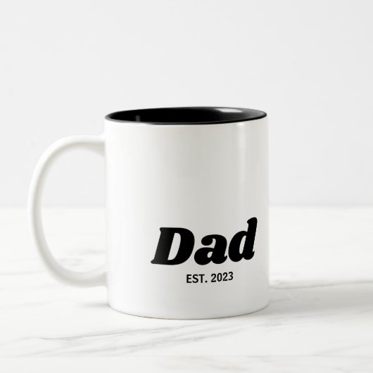 Dad Established Modern Typography Zweifarbige Tasse (Links)
