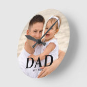 Dad Established Photo Father’s Day  Runde Wanduhr (Winkel)