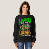 Dad Gamer At Night Fatheru2019s Day Sweatshirt (Vorne ganz)