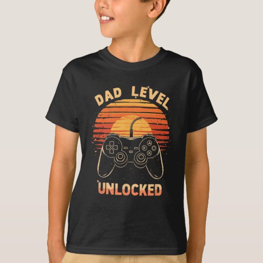 Dad Level Unlocked Funny Retro New Dad Gamer T-Shirt (Vorderseite)