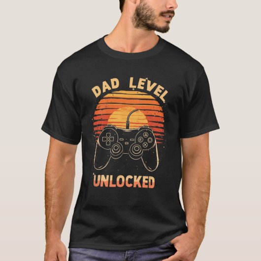 Dad Level Unlocked Funny Retro New Dad Gamer T-Shirt (Vorderseite)