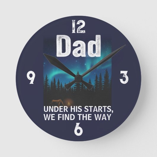 Dad Northern Lights Camping Customizable Runde Wanduhr (Vorderseite)
