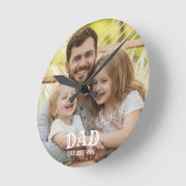 Dad Photo Established Runde Wanduhr (Winkel)