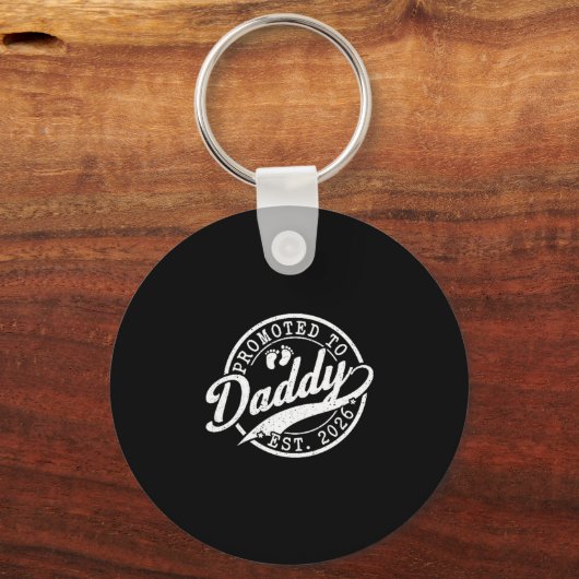 Dad To Be Est 2026 New Dad Announcement Promoted T Schlüsselanhänger (Vorderseite)