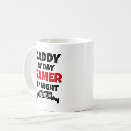 Daddy by Day Gamer by Night Kaffeetasse (Vorderseite Links)