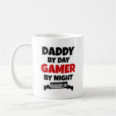 Daddy by Day Gamer by Night Kaffeetasse (Links)