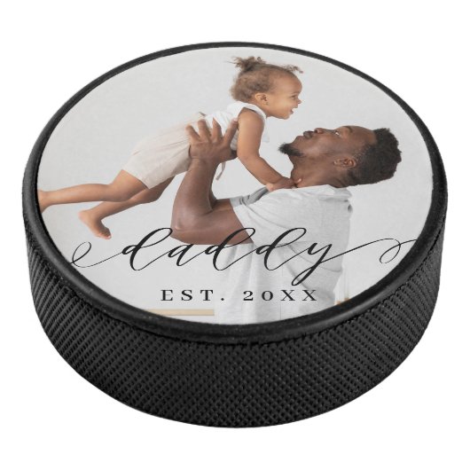 Daddy Elegant Script Minimal Father's Day Photo Eishockey Puck (3/4)