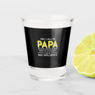 Daddy Geschenk, das sie mich Papas nennen Schnapsglas