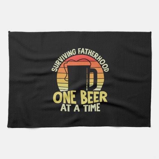 Daddy Gift überleben Vaterschaft ein Bier Geschirrtuch (Horizontal)