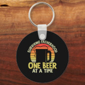 Daddy Gift überleben Vaterschaft ein Bier Schlüsselanhänger (Vorderseite)