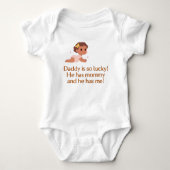 Daddy hat so viel Glück Baby Strampler (Vorderseite)
