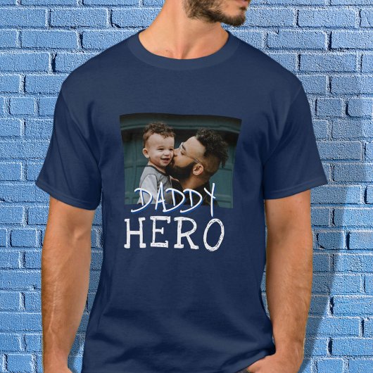 Daddy Hero White Typografy Vater Foto T - Shirt