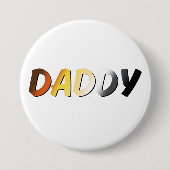 Daddy in Bärenfarben - Bold Gay Bar Design Button (Vorderseite)