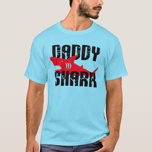 Daddy Shark hat Graphic getragen T-Shirt (Vorderseite)