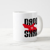 Daddy Shark Worn Graphic Jumbo-Tasse (Vorderseite Rechts)