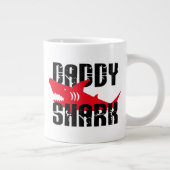 Daddy Shark Worn Graphic Jumbo-Tasse (Rechts)