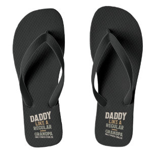 Daddy wie ein regelmäßiger Großvater nur viel Cool Badesandalen