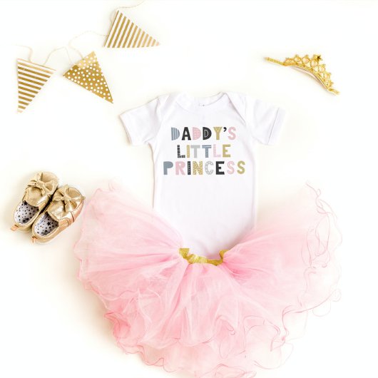 Daddys kleine Prinzessin mit Niedlicher Girl Color Baby Strampler