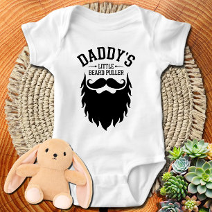 Daddy's Little Beard Puller Funny Vatertag Baby Strampler