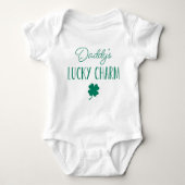 Daddy's Lucky Charm | Niedlicher St. Patrick's Day Baby Strampler (Vorderseite)