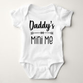 Daddy's Mini Me Baby Strampler (Vorderseite)