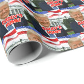 Daddys Zuhause Präsident Donald Trump 2024 Sieg Geschenkpapier (Rolleneckpunkt)