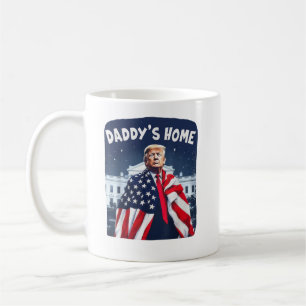 Daddys Zuhause Trump Pink 2024 bringt Amerika zurü Kaffeetasse