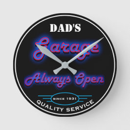 Dad's Garage Blue Fake Neon Any Date Any Name - Runde Wanduhr