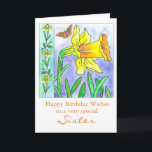 Daffodil Watercolor Blume Happy Birthday Sister Karte<br><div class="desc">Eine hübsche, blumengeschmückte Geburtstagskarte mit einem großen, hellgelben Daffodil und Schmetterling, gezeichnet mit schwarzem Stift und Tinte mit Aquarell und einem weichen, blauen Hintergrund. Schön für Ihre Schwester oder Sie können den Text an Ihre Bedürfnisse anpassen. Dieses Design stammt aus meinem Farbbuch "Lila's Garden: A Hütte Garden Coloring Book, das...</div>