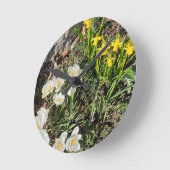 Daffodils & Crocus Clock Runde Wanduhr (Winkel)