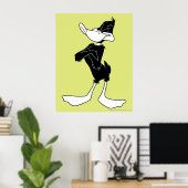DAFFY DUCK™ mit überquerten Waffen Poster (Heimbüro)