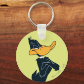 DAFFY DUCK™ mit überquerten Waffen Schlüsselanhänger (Vorderseite)