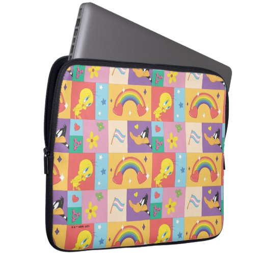 DAFFY DUCK™ & TWEETY™ - Pride-Muster Laptopschutzhülle (Vorne Rechts)