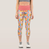 DAFFY DUCK™ & TWEETY™ - Pride Pattern Capri Leggings (Vorderseite)